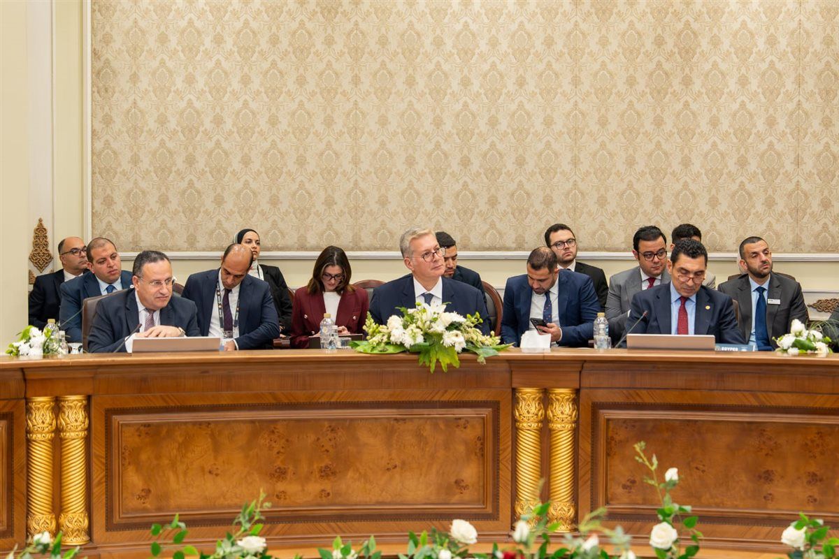  وزراء البترول والتعليم العالي والبحث العلمي والشباب والرياضة يعقدون مائدة مستديرة لتمكين وتأهيل الكفاءات الشابة بقطاع الطاقة 