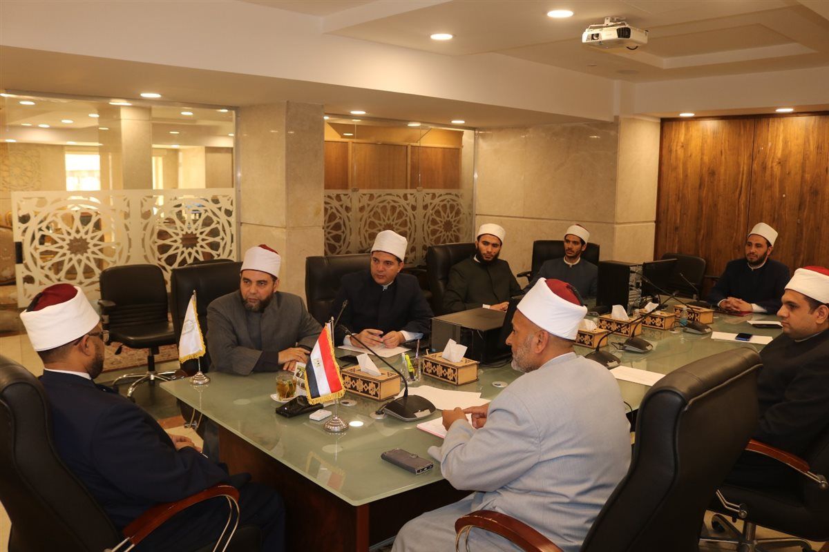 أمين البحوث الإسلامية خلال اجتماعه بإدارة التوجيه ويؤكد ضرورة تكثيف الجهود الدعوية