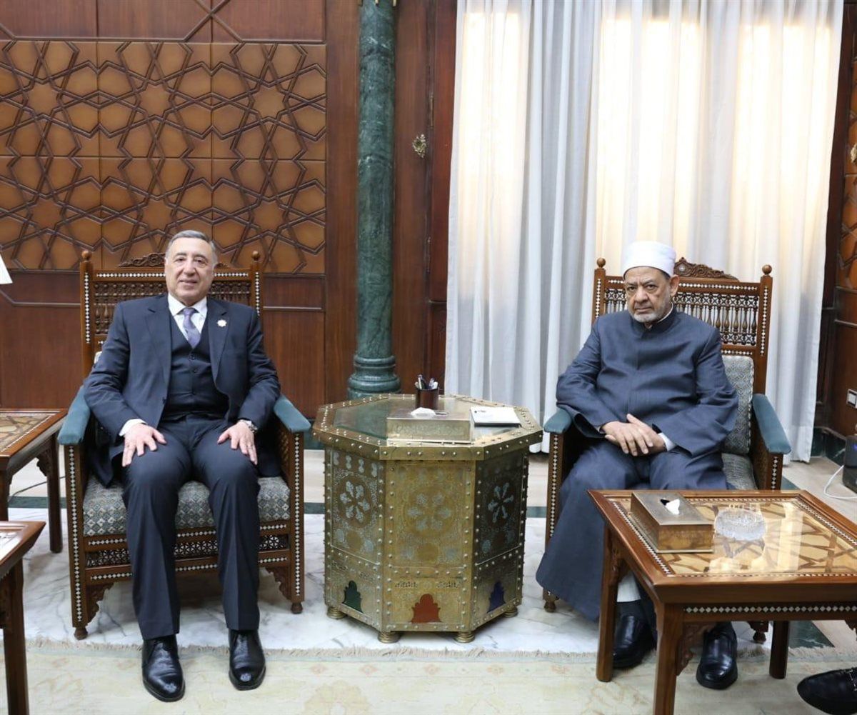 شيخ الأزهر يستقبل رئيس المحكمة الدستورية العليا