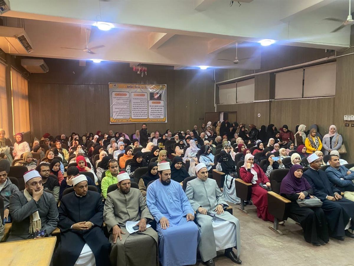 محمود الهواري: الأسرة تمثِّل حجر الأساس في بناء المجتمعات واستقرارها