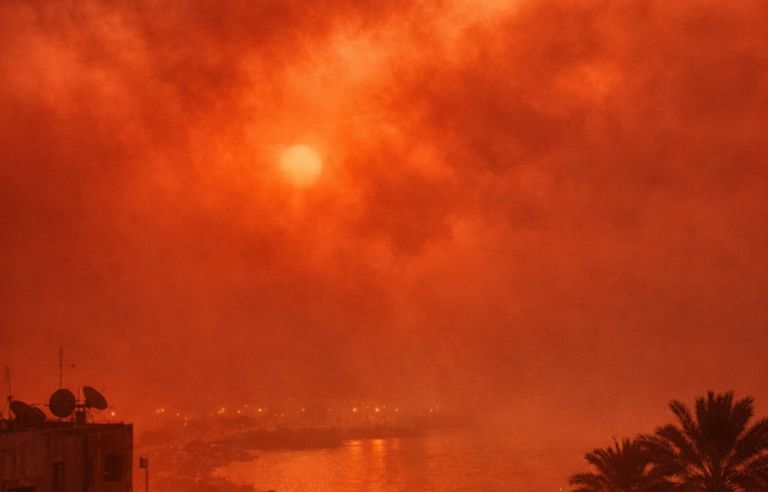 <strong>العاصفة الدموية</strong>