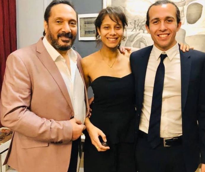 بثينة علي الحجار مع والدها وزوجها