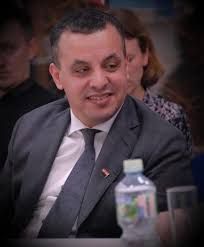 أ.د. محمد نصر الدين الجبالي المستشار الثقافي لمصر في موسكو ومدير البعثة التعليمية في روسيا الاتحادية وروسيا البيضاء، ورئيس قسم اللغة الروسية السابق بكلية الألسن جامعة عين شمس. له أكثر من ٣٥