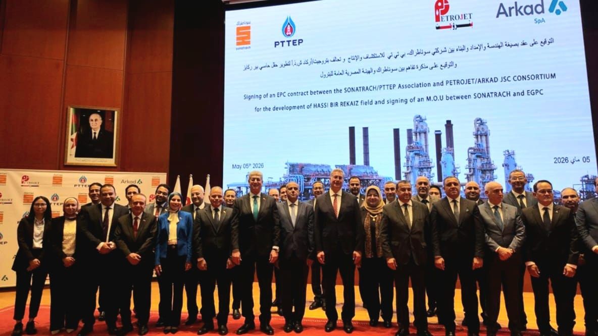 المهندس كريم بدوي، وزير البترول والثروة المعدنية، ونظيره الجزائري السيد محمد عرقاب، وزير الدولة ووزير المحروقات