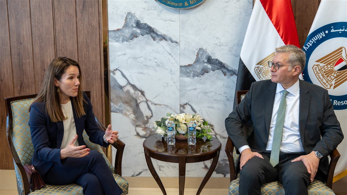 وزير البترول يبحث مع بي بي البريطانية التقدم في حفر آبار جديدة للغاز الطبيعي