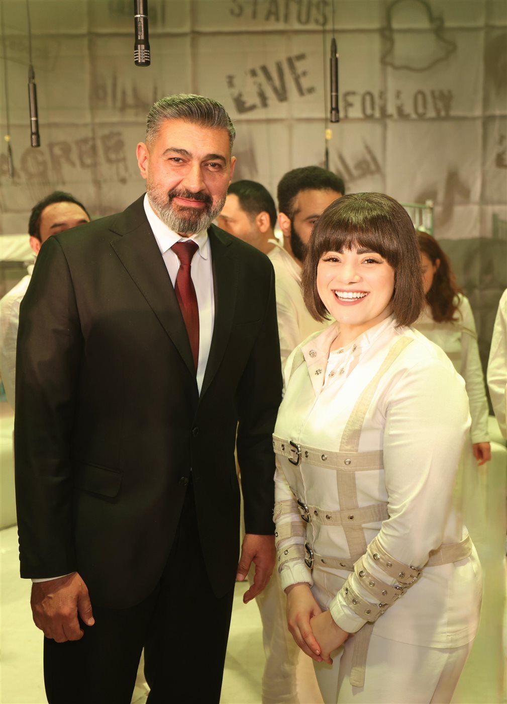 الفنان ياسر جلال يشيد بصوت إسراء عصام أثناء التحضيرات 