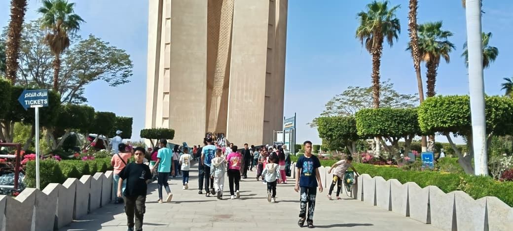 السد العالى والنصب التذكارى