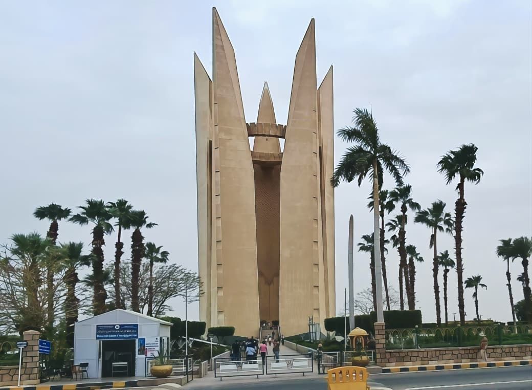 السد العالى والنصب التذكارى
