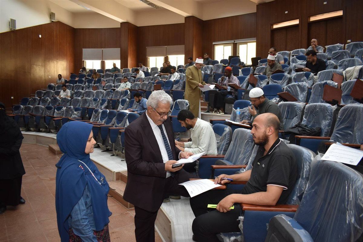 جانب من جولة رئيس جامعة الأزهر 