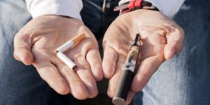 السجائر
      الإلكترونية
      "فايب
      "
      أم
      السيجارة
      العادية
      ..
      أيهما
      أقل
      ضرراً
      على
      صحة
      الإنسان
      ؟