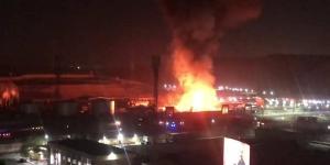 أول
      فيديو
      من
      موقع
      حريق
      شركة
      بتروجاس
      في
      القطامية