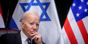 بايدن:
      وجود
      إسرائيل
      "أصبح
      على
      المحك"..
      وأدعوها
      لحماية
      الفلسطينيين
      في
      غزة