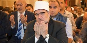 وزير
      الأوقاف:
      افتتاح
      11887
      مسجدا
      في
      عهد
      الرئيس
      السيسي
      بتكلفة
      18
      مليار
      جنيه