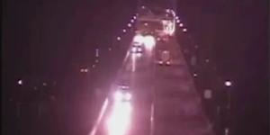 من
      كاميرا
      مثبتة،
      فيديو
      جديد
      يوثق
      لحظات
      قبل
      اصطدام
      سفينة
      بجسر
      بالتيمور