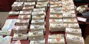 القبض
      على
      5
      عناصر
      إجرامية
      بتهمة
      غسل
      200
      مليون
      جنيه
      حصيلة
      تجارة
      المخدرات
      في
      الإسكندرية