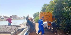 مياه
      القناة:
      استمرار
      أعمال
      التجفيف
      بموقع
      انهيار
      جسر
      ترعة
      السويس
      بالإسماعيلية
