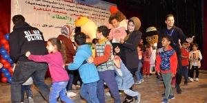 كلية
      العلاج
      الطبيعي
      بجامعة
      القاهرة
      تنظم
      احتفالية
      "يوم
      اليتيم"