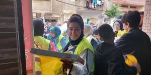 طلاب
      مدرسة
      صنايع
      بالإسكندرية
      يوزعون
      كحك
      العيد
      ومساعدات
      غذائية
      (بث
      مباشر)
