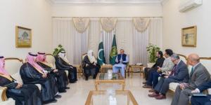 رئيس الوزراء الباكستاني يستقبلُ أمينَ عام رابطة العالم الإسلامي