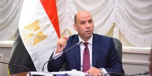 وزير العمل يتابع مستجدات تنفيذ منصة الخدمات الإلكترونية للوزارة