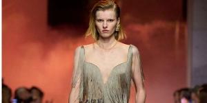 موضة الشراريب تتجدد… لمسات تجمع بين الأناقة والأنوثة في ربيع وصيف 2026