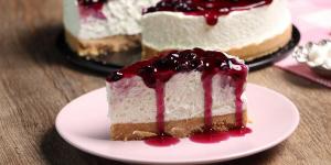 تشيزكيك بدون فرن يفتح باب الحلويات السريعة بمذاق مميز