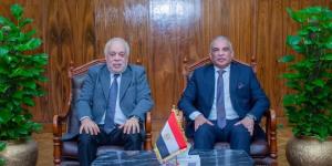 رئيس جامعة طنطا يستقبل نقيب المهن التمثيلية لبحث سبل دعم المواهب الطلابية وتعزيز التعاون المشترك