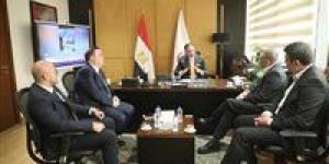 نائب وزير الصحة يبحث مع وفد شركة أورانج سبل دعم التحول الرقمي بالقطاع الصحي