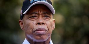 اتهام مقرب من إريك آدامز في قضية احتيال تأميني يثير جدلًا جديدًا