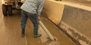 محافظ الجيزة يتابع جهود شفط مياه الأمطار لتسهيل حركة سير المواطنين