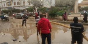 المنيا تسحب تجمعات مياه الأمطار