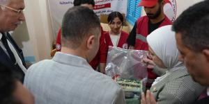 الهلال الأحمر المصري يُطلق قوافل طبية لتقديم الرعاية الصحية للأهالي بـ5 محافظات
