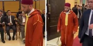 غضب وهجوم على وزير الأوقاف بسبب ملابسه في عزاء والدة وزير الصناعة (شاهد)