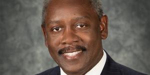 تغيير في حملة جيري ديمينجز يعيد ترتيب السباق على منصب حاكم فلوريدا