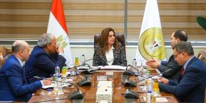 منال عوض تلتقي عددًا من أعضاء مجلسي النواب والشيوخ