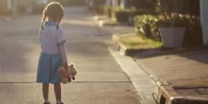 الطفل المكفول.. هل يجوز إدخاله التأمين الصحي الخاص بالأسرة؟