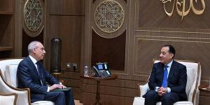 رئيس الوزراء يلتقي السفير علاء يوسف رئيس الهيئة العامة للاستعلامات