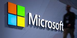 استثمار ضخم لمايكروسوفت يعزز سباق الذكاء الاصطناعي عالميًا