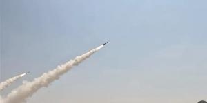 إصابات وتصاعد التوتر مع رشقة من لبنان وتحذيرات من قنابل عنقودية