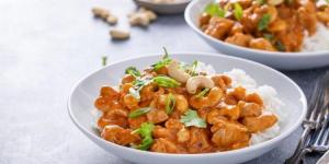 من المطبخ الآسيوي.. طريقة تحضير الدجاج بالكاجو