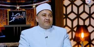 كيف وسوس إبليس لآدم داخل الجنة رغم طرده منها؟.. عالم بالأوقاف يُجيب