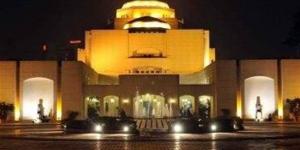 19 لوحة تنسج علاقة شاعرية بين الوجوة وعناصر الطبيعة بالأوبرا