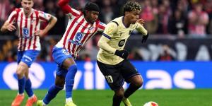 تاريخ مواجهات برشلونة وأتلتيكو مدريد قبل قمة الدوري الإسباني