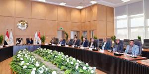 وزير الري ومحافظ البحيرة يناقشان تعزيز التعاون المشترك ويبحثان حالة المنظومة المائية