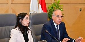 وزيرالري ومحافظ البحيرة يبحثان حالة المنظومة المائية