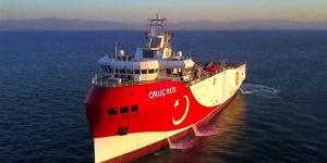 ماذا يعني عبور سفينة تركية لمضيق هرمز؟(شاهد)