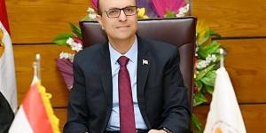 رئيس جامعة أسيوط يُعلن تشكيل لجنة تنفيذية لمراجعة البرامج الدراسية وربطها باحتياجات سوق العمل