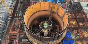 بوزن 82 طنًا.. تركيب "الهيكل الداعم" لوعاء المفاعل الثاني بالضبعة النووية