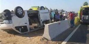 إصابة 6 أشخاص إثر انقلاب ميكروباص بالعياط