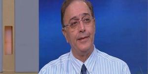 أستاذ علم اجتماع سياسي: السوشيال ميديا سلاح خطير وإسرائيل تجيد استخدامه بالحرب